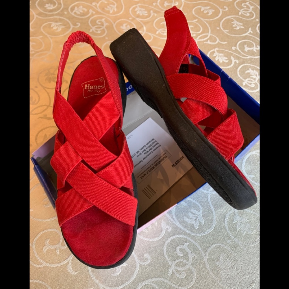 Red, Hanes, stretch sandals. (6M) Like New,, Ladies